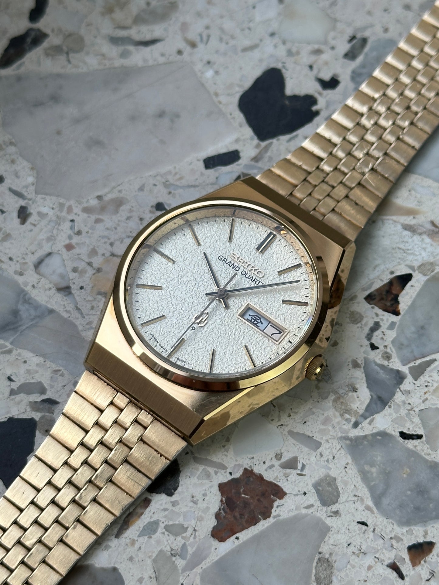 Seiko Grand Quartz 4843-8100 (Gold Diamond Dust / Snowflake)