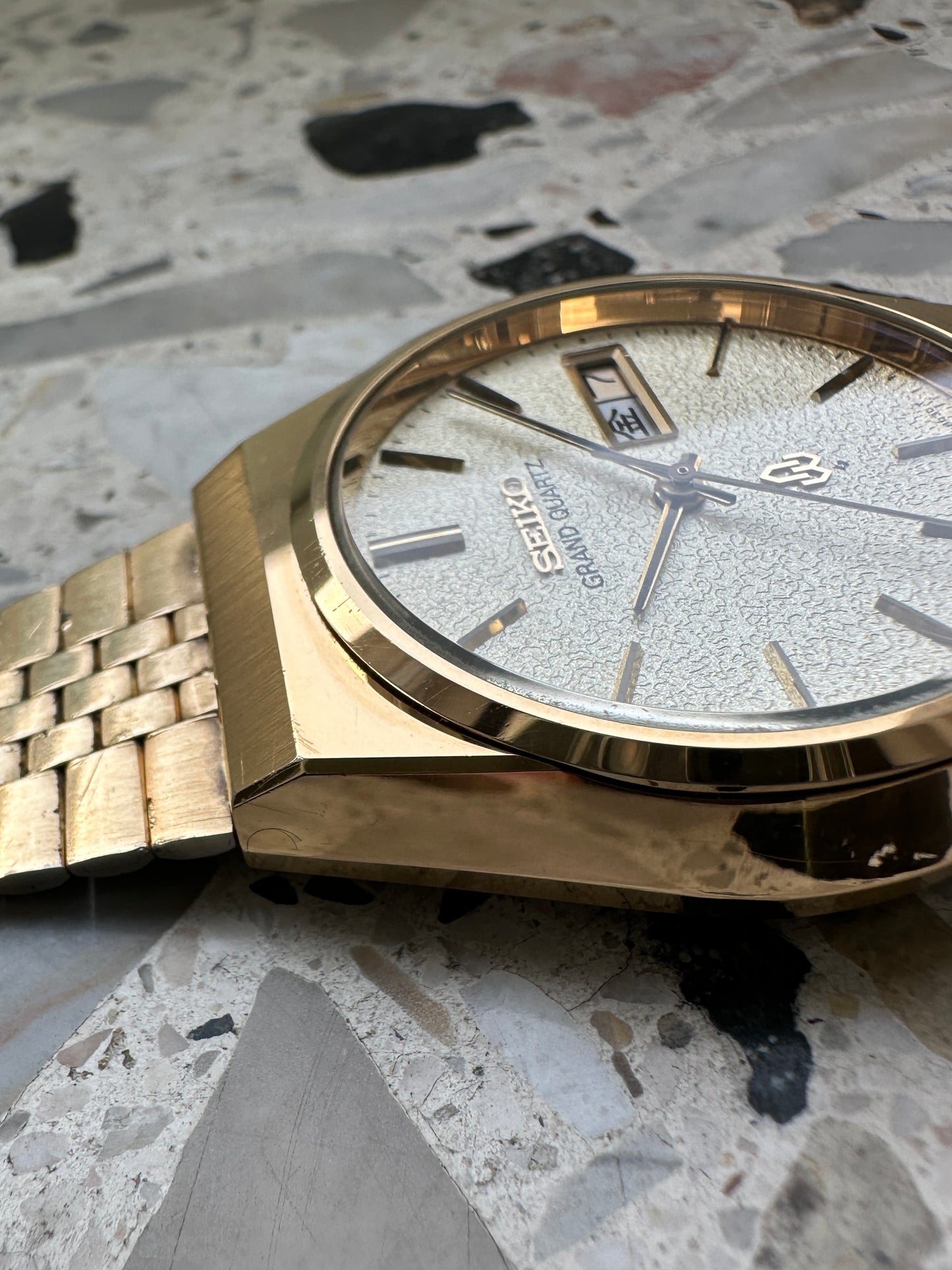 Seiko Grand Quartz 4843-8100 (Gold Diamond Dust / Snowflake)
