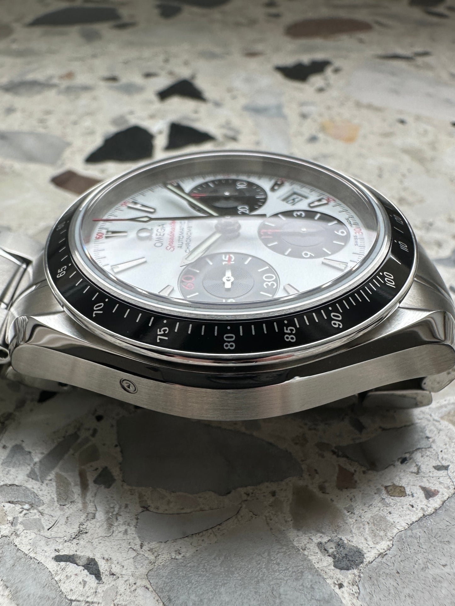 Omega Speedmaster Date (FULL SET) 323.30.40.40.04.001