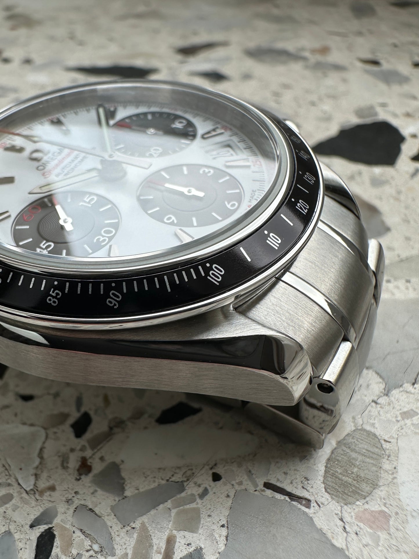 Omega Speedmaster Date - Full Set (Panda Dial) 323.30.40.40.04.001