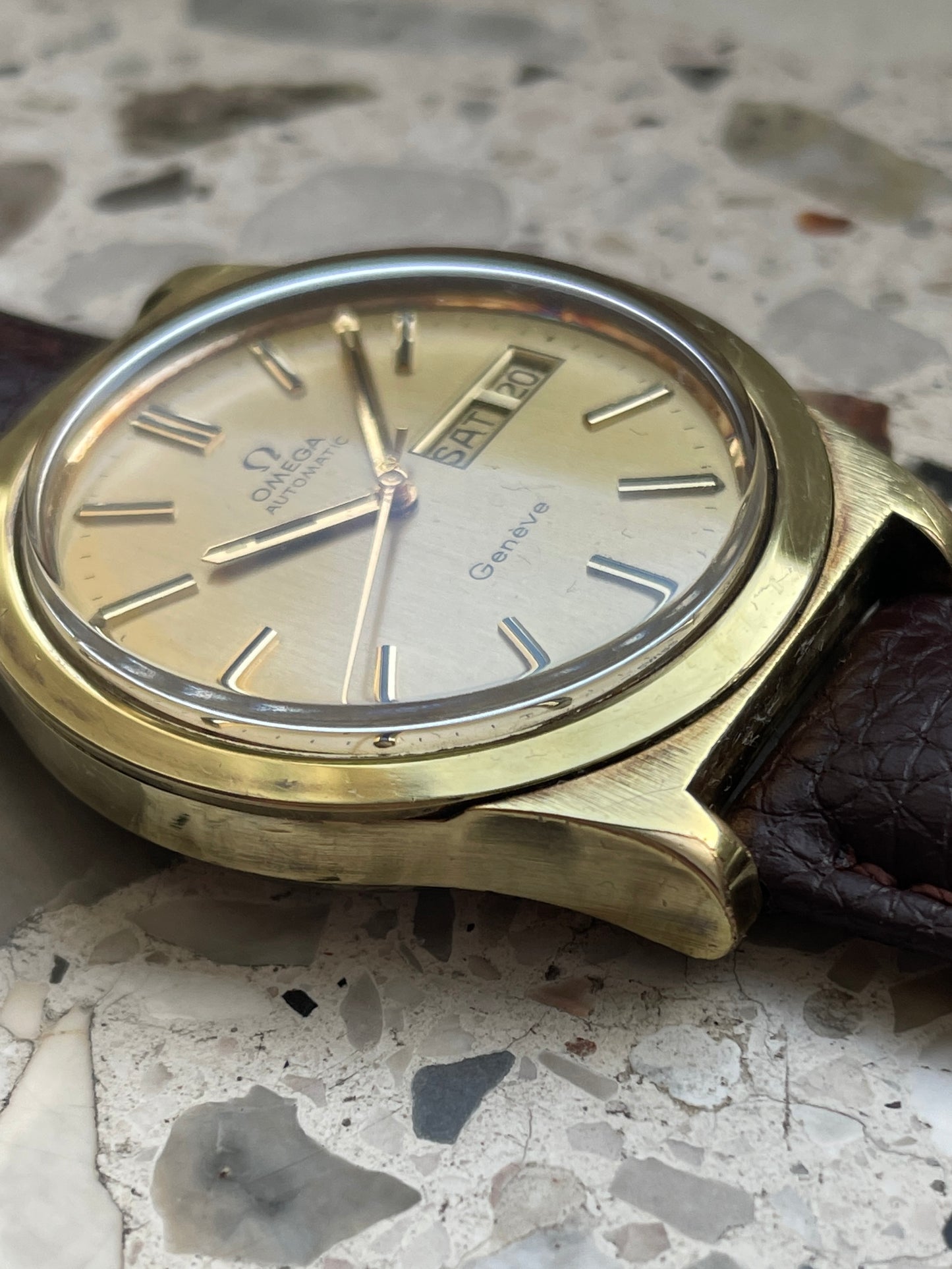 Omega Genève 166.0169 Cal. 1022