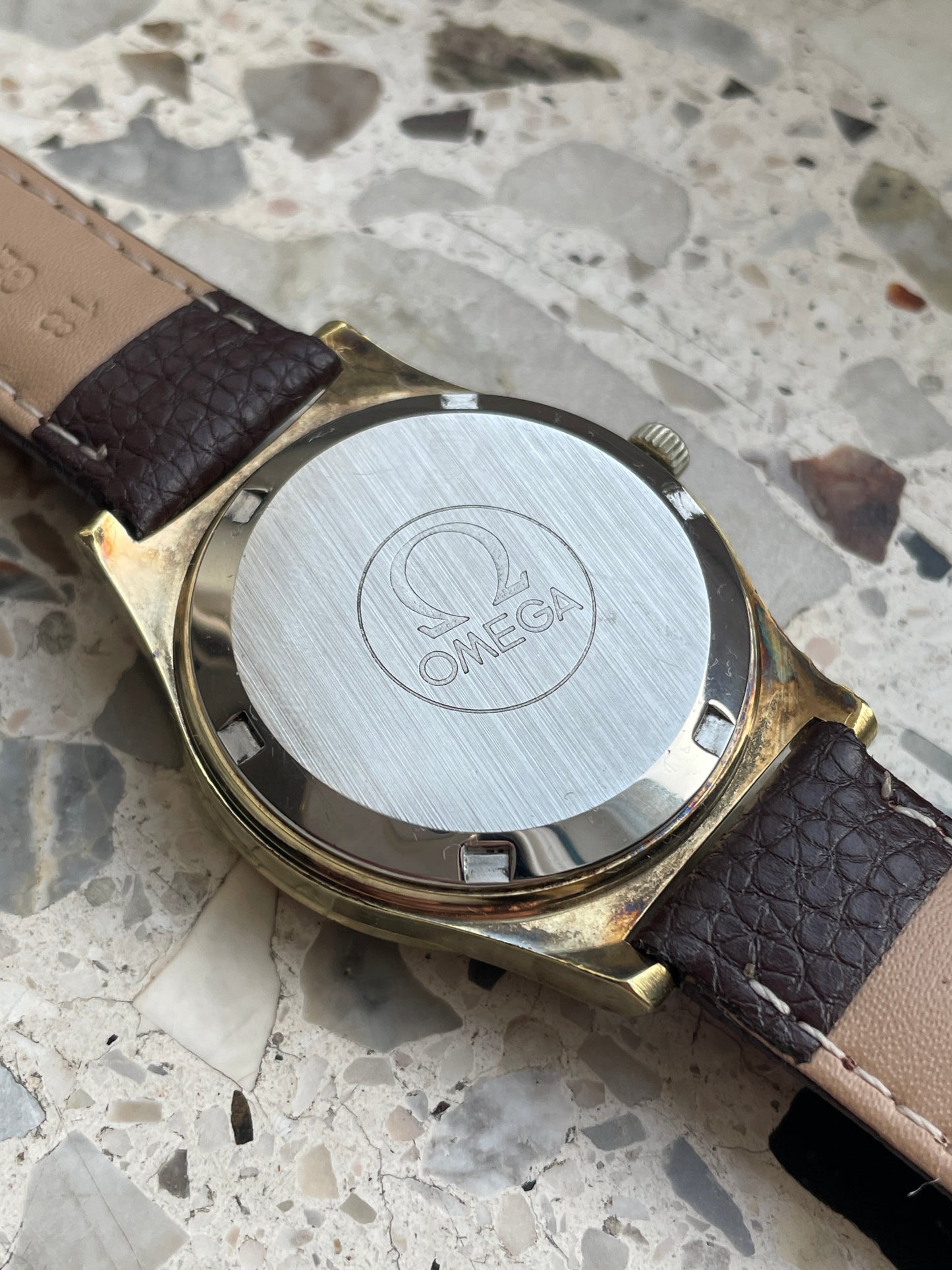 Omega Genève 166.0169 Cal. 1022