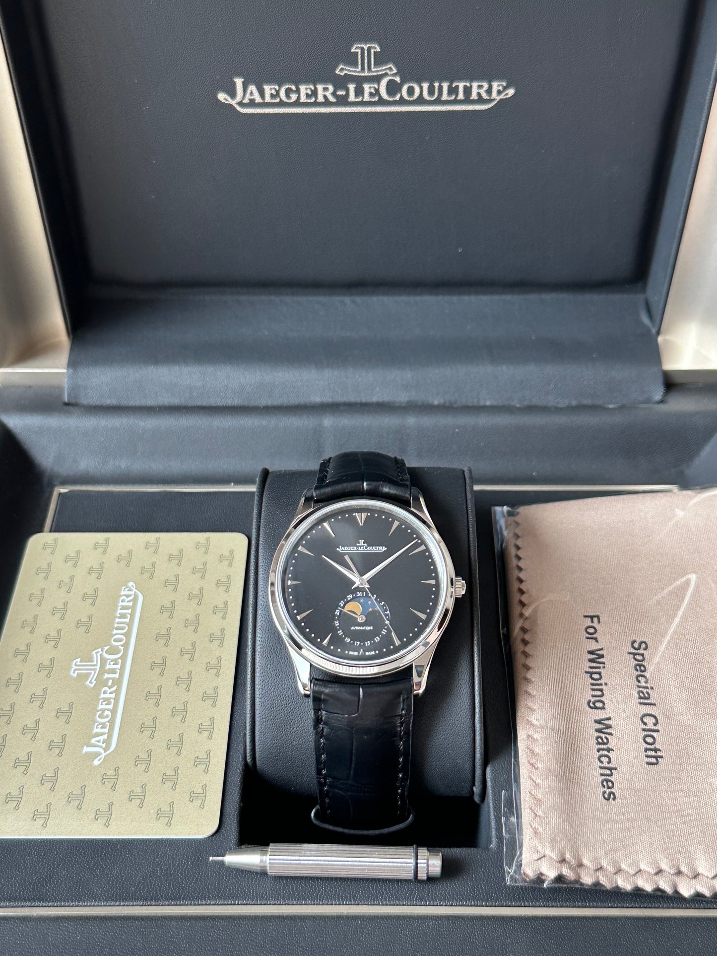 Jaeger-LeCoultre Master Ultra Thin Moon (Box & Paper + Guaranty 05.2028) Q1368470